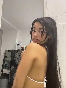 Snapshot of Rouse_Monroe chatting on May 11, 2026, 12:49 am Rouse Monroe online show from May 11, 2026, 12:49 am