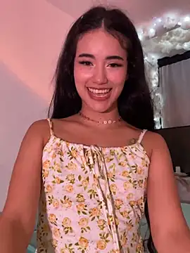 Snapshot of Rouse_Monroe chatting on May 27, 2026, 1:57 am Rouse Monroe online show from May 27, 2026, 1:57 am