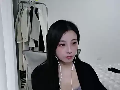 Mien-MM online show from October 17, 2025, 4:59 am