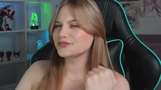 AriaWell online show from October 20, 2025, 7:03 pm