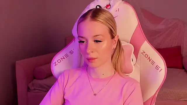 MiaGraces online show from November 18, 2025, 5:17 pm