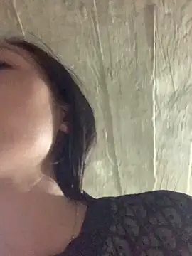 Halyy xx online show from October 7, 2025, 12:52 am