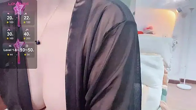 nuan-nuan- online show from March 2, 2026, 9:43 pm