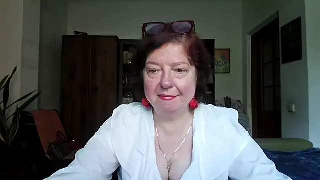 Violet Pulse online show from June 5, 2026, 10:32 am