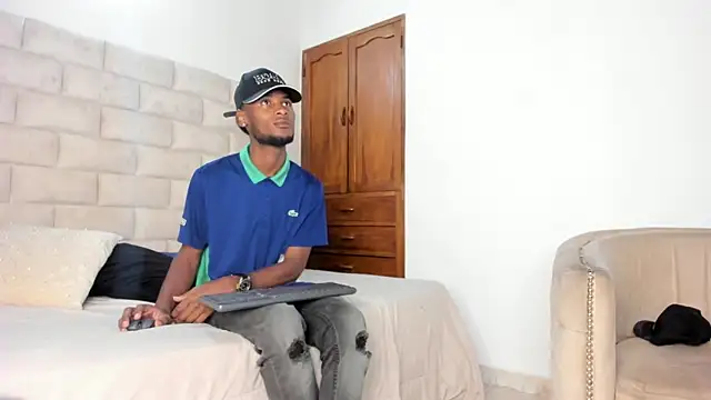 Snapshot of BennBrown chatting on October 13, 2025, 8:20 pm BennBrown online show from October 13, 2025, 8:20 pm