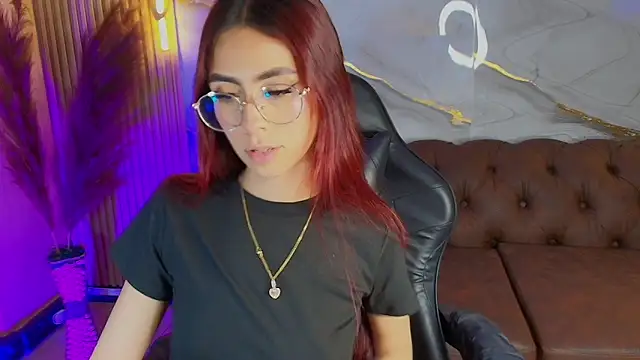 mia tf online show from November 6, 2025, 2:07 pm