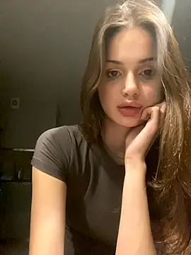 SoShyEmmyyy online show from September 21, 2025, 5:25 pm