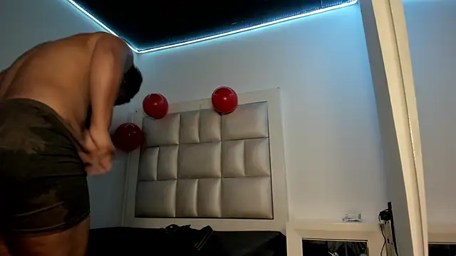 peyton  wat online show from April 23, 2026, 12:04 pm