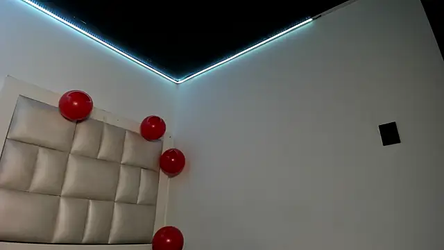 peyton  wat online show from April 25, 2026, 1:41 pm