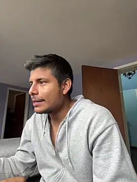 AnotherJuan  online show from October 14, 2025, 1:34 pm