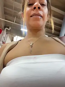 KatThomas online show from November 17, 2025, 4:24 pm