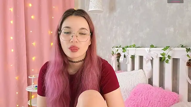 vivyboo111 online show from May 8, 2026, 8:03 pm