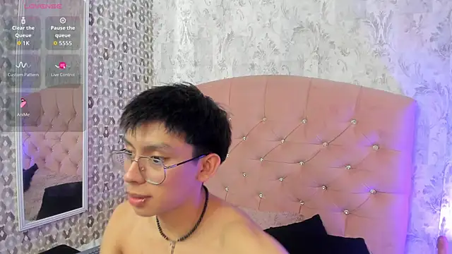 liam twiink online show from October 18, 2025, 8:09 pm