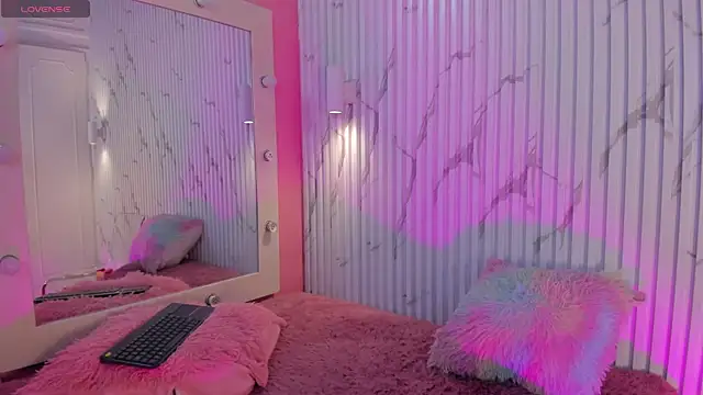 Missdionne curly online show from October 28, 2025, 11:25 am