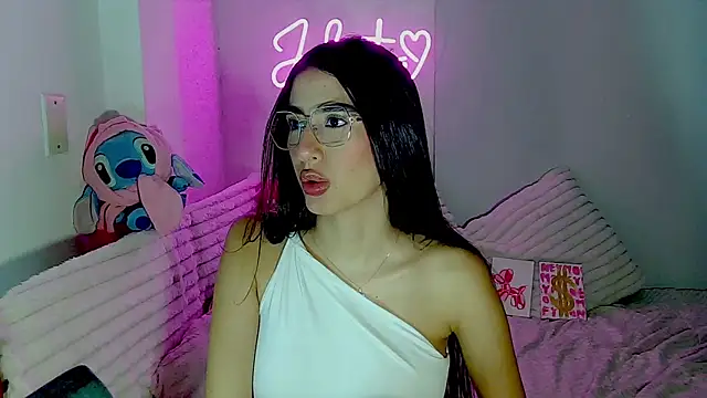 Julieta Duque online show from September 27, 2025, 3:55 am