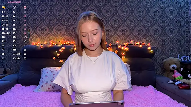 FieryAmelia online show from November 12, 2025, 4:18 pm