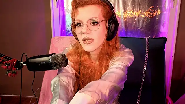 Snapshot of tacodeluxxxe chatting on March 6, 2026, 1:46 am tacodeluxxxe online show from March 6, 2026, 1:46 am