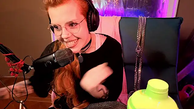 Snapshot of tacodeluxxxe chatting on March 8, 2026, 4:27 am tacodeluxxxe online show from March 8, 2026, 4:27 am