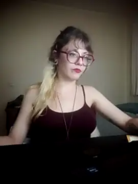 BlondieTami online show from May 1, 2026, 1:54 am