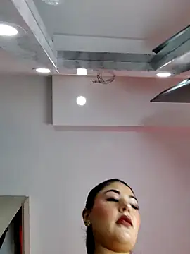 ValeNiitaLuv online show from February 1, 2026, 4:33 am