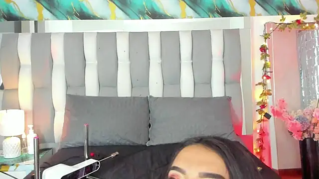 IsaDiiaz online show from December 22, 2025, 3:47 am