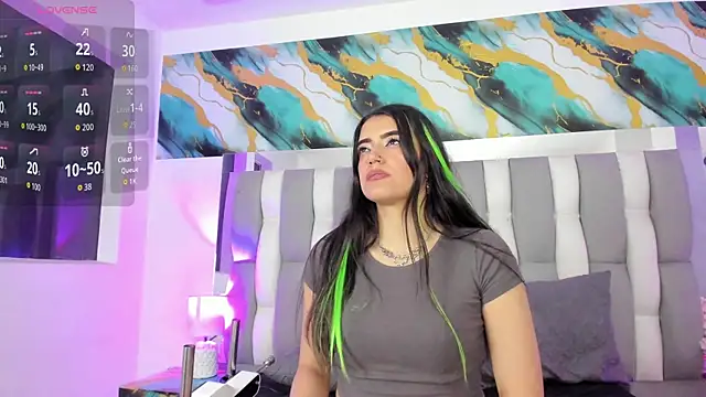 IsaDiiaz online show from April 21, 2026, 5:58 am