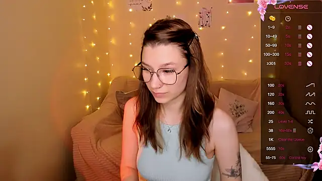 Snapshot of LinaBlossom_ chatting on September 28, 2025, 2:28 am LinaBlossom online show from September 28, 2025, 2:28 am