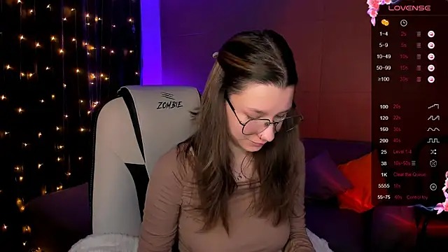 Snapshot of LinaBlossom_ chatting on November 13, 2025, 2:54 am LinaBlossom online show from November 13, 2025, 2:54 am