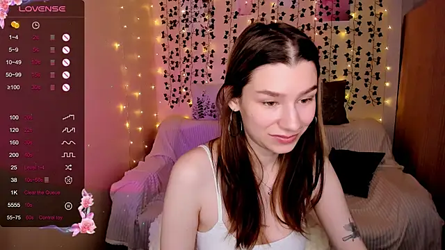 Snapshot of LinaBlossom_ chatting on November 22, 2025, 8:24 am LinaBlossom online show from November 22, 2025, 8:24 am