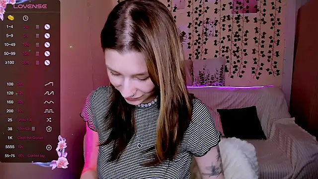 Snapshot of LinaBlossom_ chatting on December 14, 2025, 7:25 am LinaBlossom online show from December 14, 2025, 7:25 am