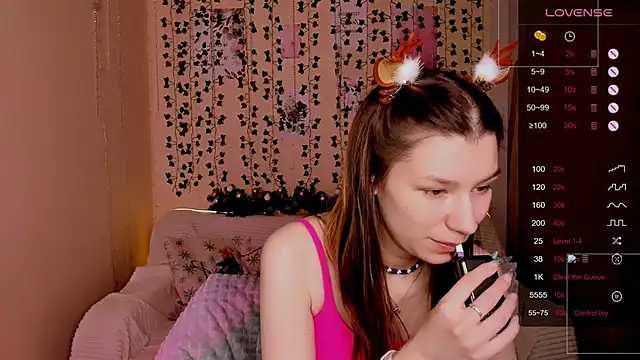 Snapshot of LinaBlossom_ chatting on December 21, 2025, 6:09 am LinaBlossom online show from December 21, 2025, 6:09 am