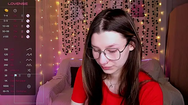 Snapshot of LinaBlossom_ chatting on January 15, 2026, 9:14 am LinaBlossom online show from January 15, 2026, 9:14 am