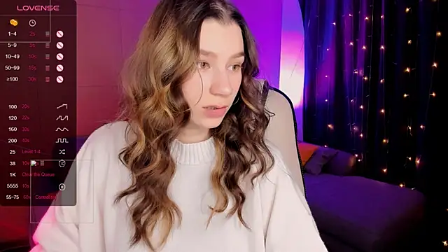 Snapshot of LinaBlossom_ chatting on January 18, 2026, 8:40 am LinaBlossom online show from January 18, 2026, 8:40 am