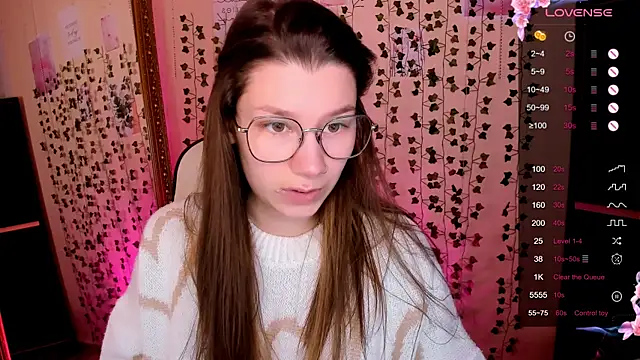 Snapshot of LinaBlossom_ chatting on March 1, 2026, 6:59 am LinaBlossom online show from March 1, 2026, 6:59 am