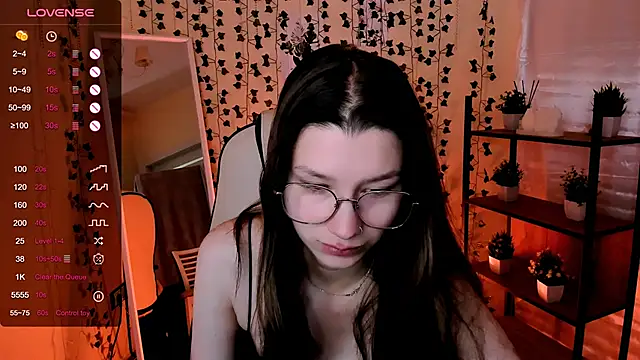 Snapshot of LinaBlossom_ chatting on June 3, 2026, 3:53 am LinaBlossom online show from June 3, 2026, 3:53 am