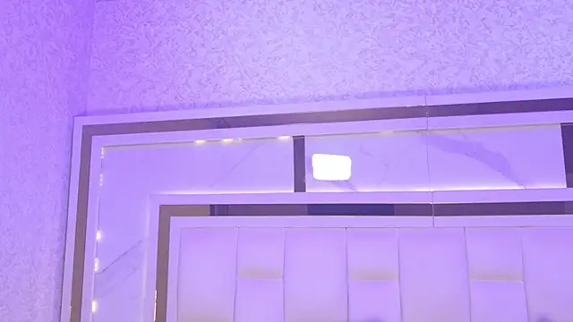 samanthaa sm online show from November 13, 2025, 11:42 am