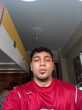 Snapshot of astoperaa chatting on December 18, 2025, 1:39 pm astoperaa online show from December 18, 2025, 1:39 pm