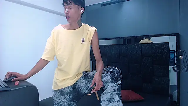 Daniel delux  online show from September 21, 2025, 11:12 am