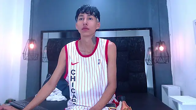 Daniel delux  online show from September 25, 2025, 12:53 pm