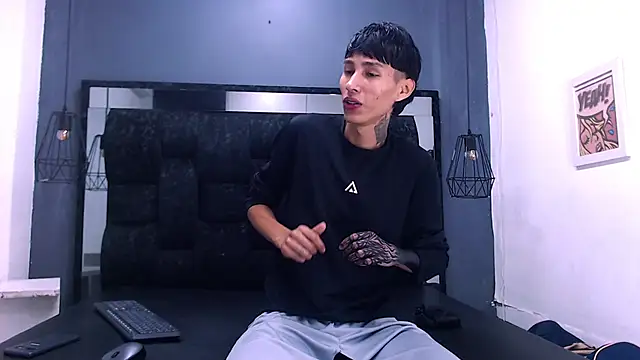 Daniel delux  online show from November 10, 2025, 11:53 am