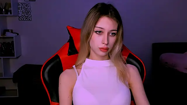 Lori lolii online show from October 17, 2025, 5:59 pm