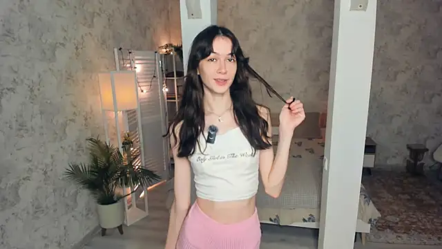 ReneeLippeatt online show from November 27, 2025, 7:38 pm