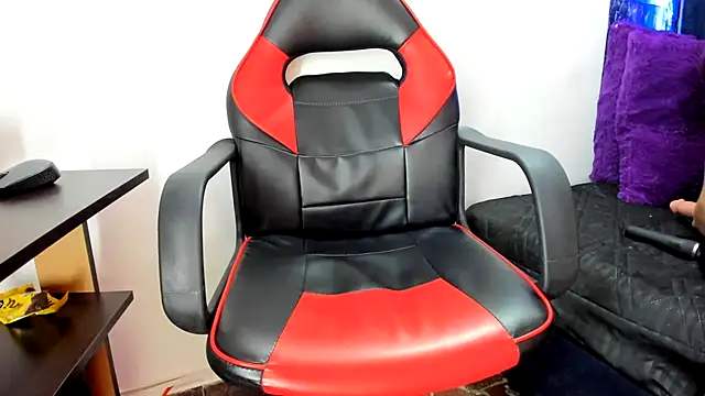 sharlotte ms online show from October 27, 2025, 8:02 pm