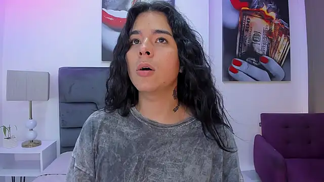 Angel Dustts online show from November 2, 2025, 7:16 pm