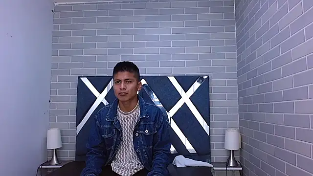 marcus hans  online show from October 3, 2025, 11:51 am