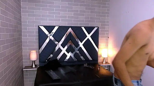 marcus hans  online show from November 21, 2025, 6:39 pm