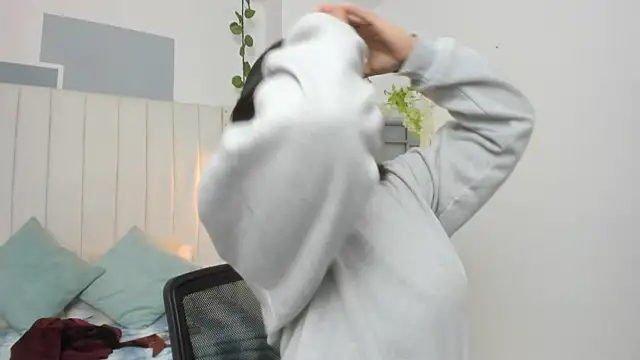 mayukim online show from November 17, 2025, 11:05 am