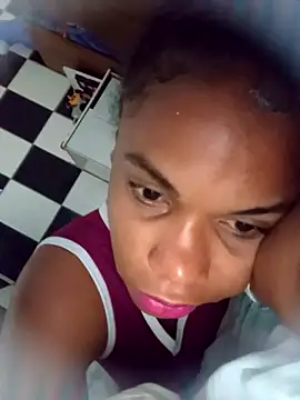 PrettahSantos online show from September 26, 2025, 2:21 pm