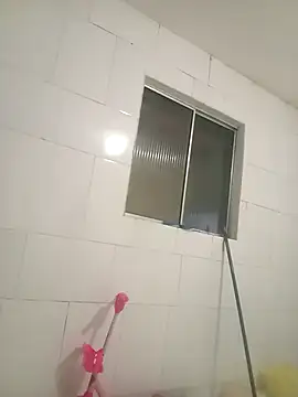 PrettahSantos online show from February 19, 2026, 1:29 pm