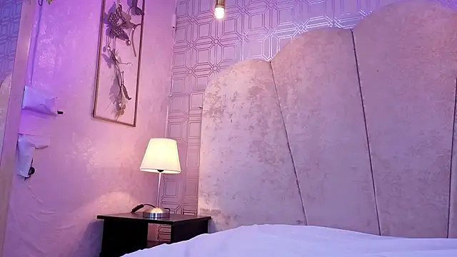 yliria010 online show from October 16, 2025, 3:18 am